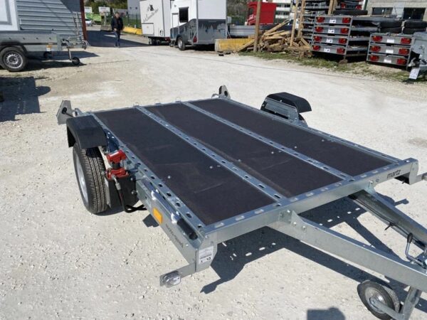 Portamotos con descenso hidráulico Martz TEMA