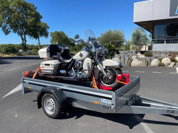 Plataforma basculante: 2,60 m x 1,53 m / 750 kg BRENDERUP