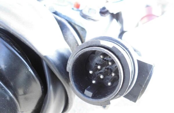 Remolque de plataforma LIDER con ruedas debajo – PTAC: 3500 kg – 2 ejes con freno – 506 x 215 cm