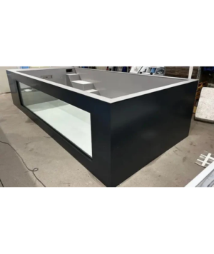 QP Piscina de polipropileno de 6,5m x 2,5m y dotada de ventanal de 4m de ancho